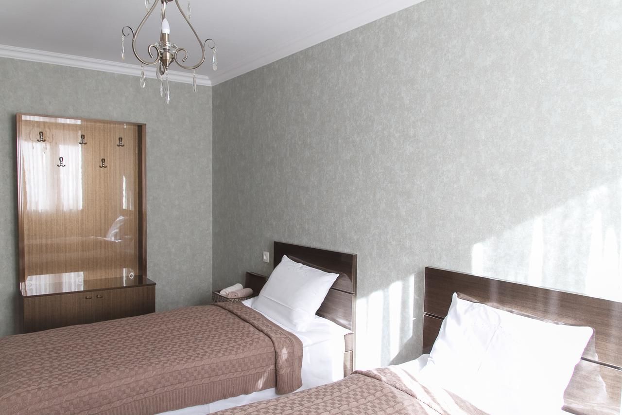 Гостевой дом Sunny Mountain House Степанцминда-31