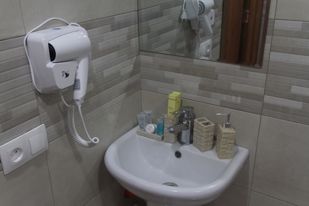 Гостевой дом Sunny Mountain House Степанцминда
